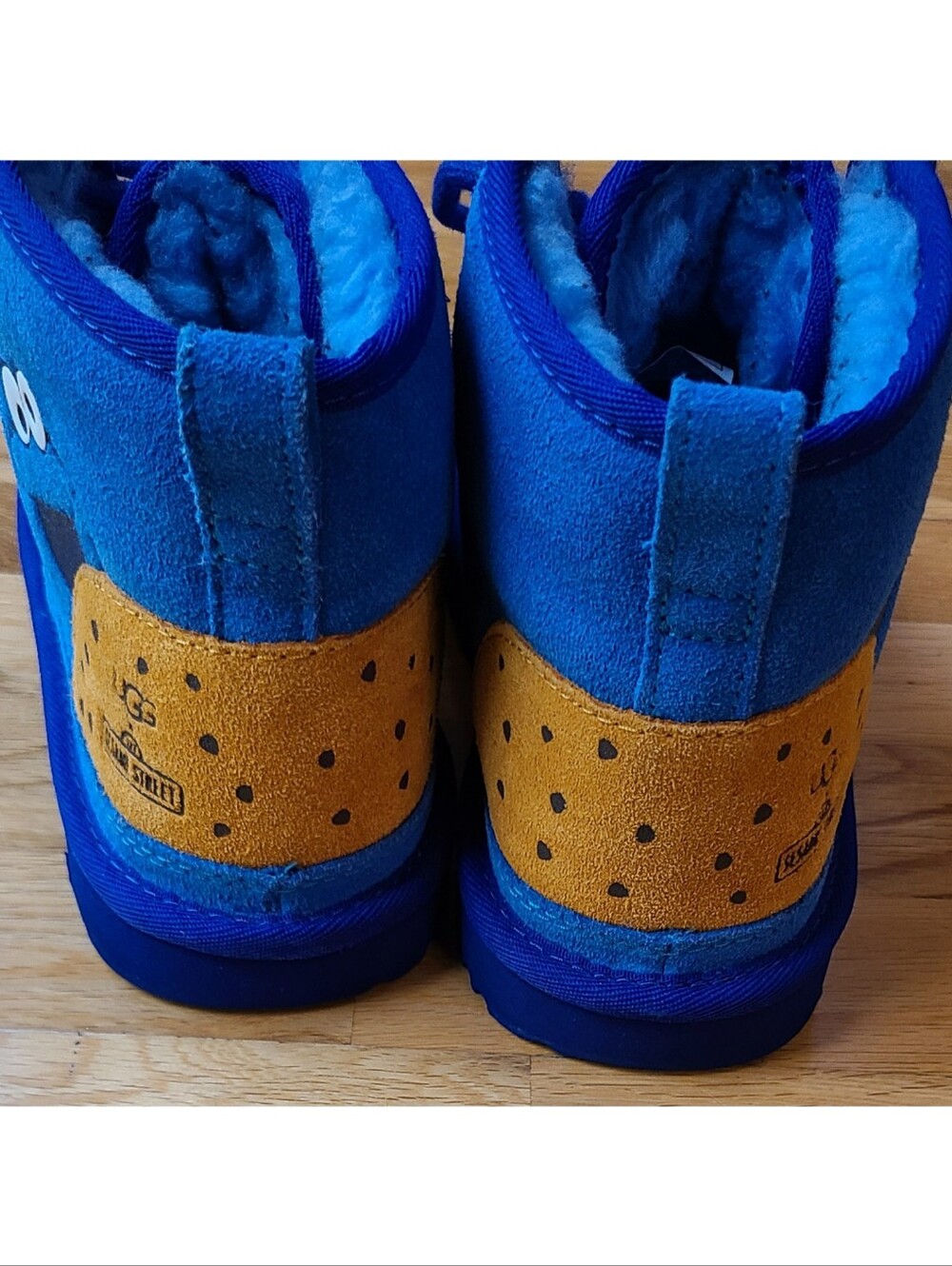 UGG x Cookie Monster Neumel II Chukka Boots | Women’s 7.5 | Sesame Street | LE - Picture 5 of 11